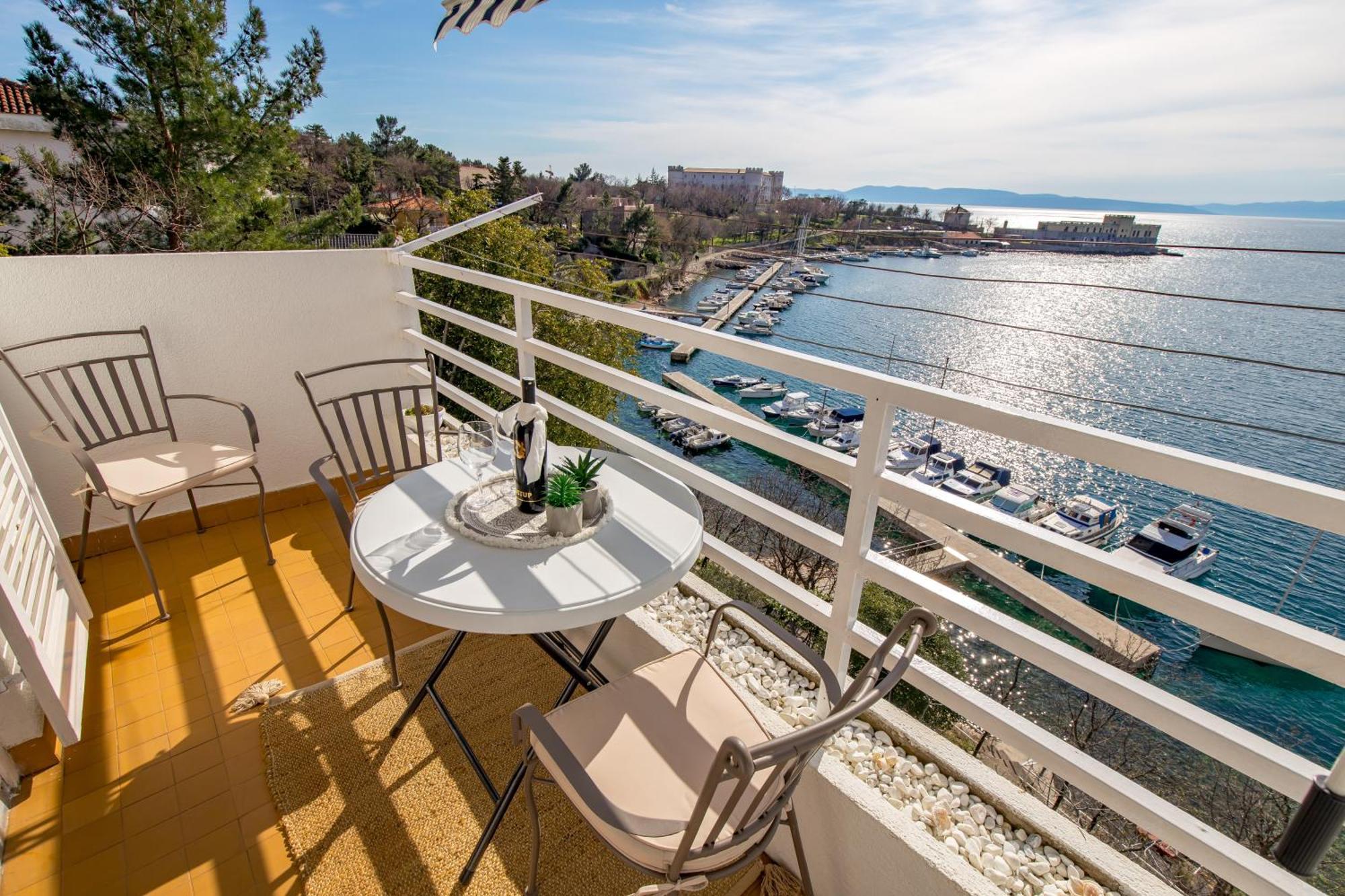 Blue Port Apartment Kraljevica Exterior photo